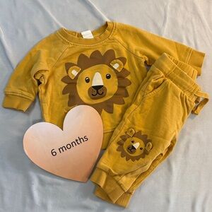 H&M - 2 piece lion sweatsuit set.  Size 6 months